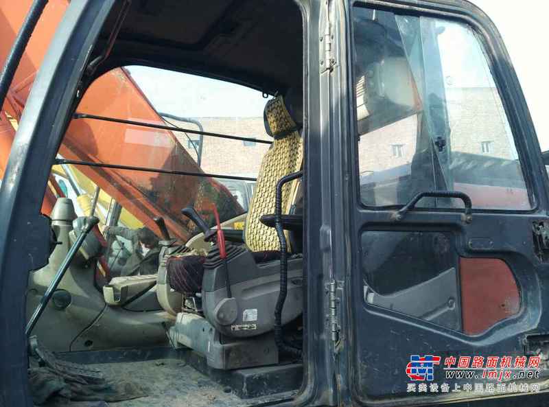 陕西出售转让二手8938小时2010年日立ZX240挖掘机