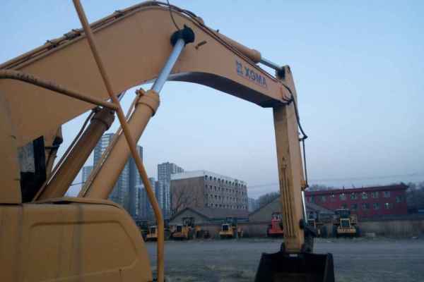 山西出售转让二手2300小时2011年厦工XG833挖掘机