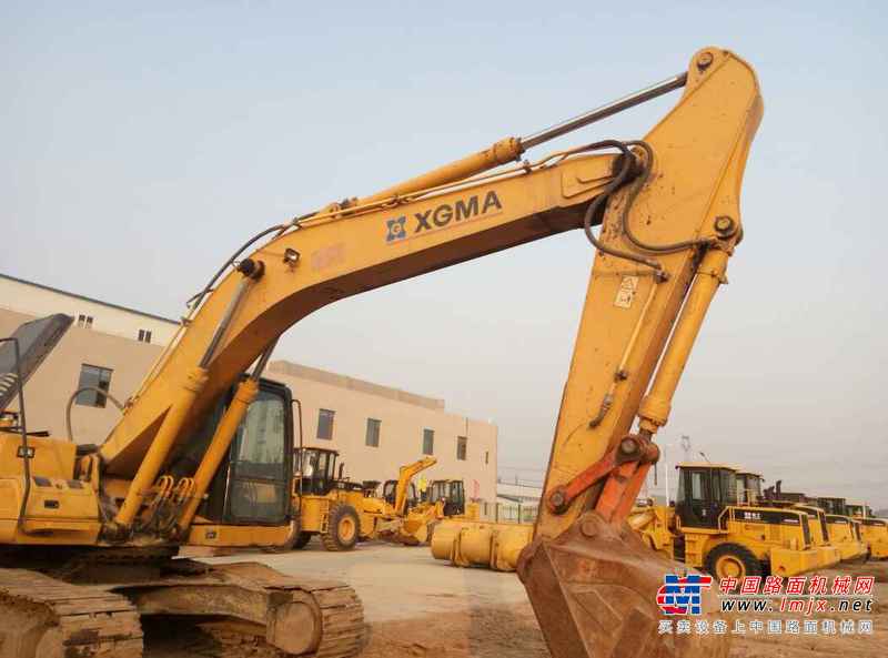 山西出售转让二手3200小时2011年厦工XG825LC挖掘机