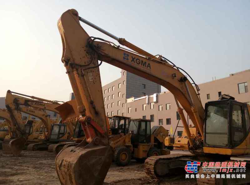 山西出售转让二手3200小时2011年厦工XG825LC挖掘机