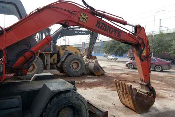 山西出售转让二手3400小时2010年恒特重工HT80挖掘机