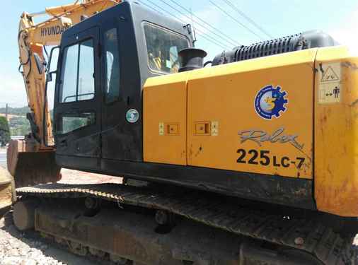 江西出售转让二手2800小时2013年现代R225LC挖掘机