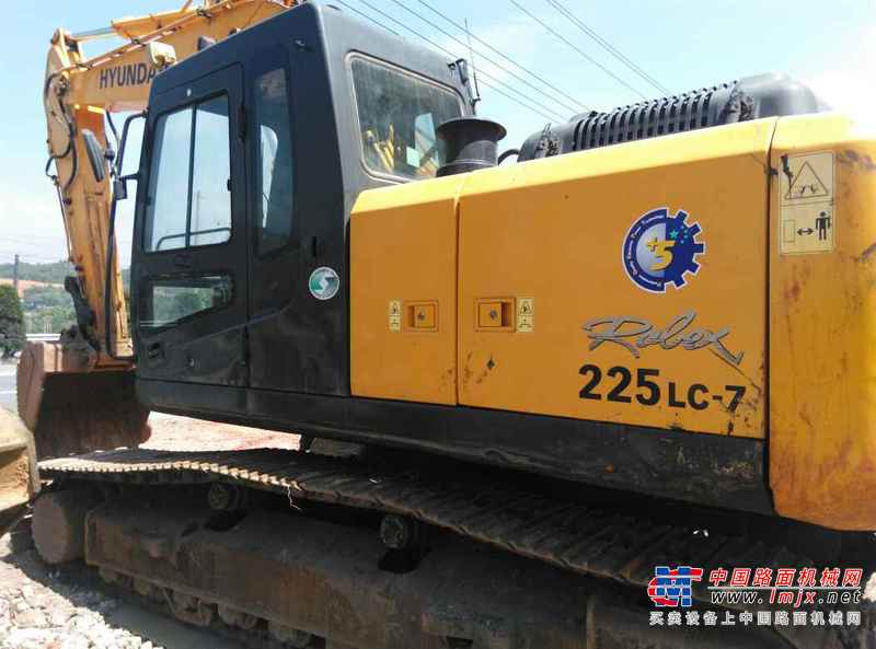 江西出售转让二手2800小时2013年现代R225LC挖掘机