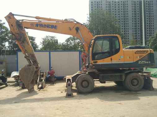 陕西出售转让二手8717小时2010年现代轮挖R210W挖掘机