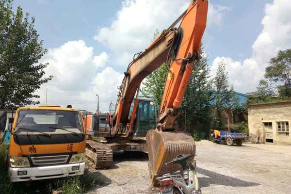 山西出售转让二手7800小时2009年日立ZX250LC挖掘机