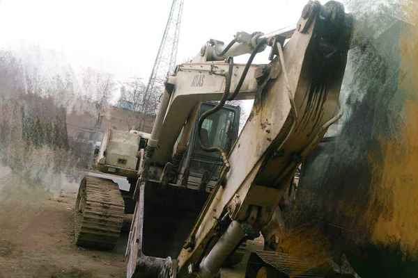 辽宁出售转让二手7700小时2012年阿特拉斯2306LC挖掘机