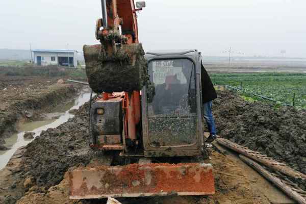 湖南出售转让二手4593小时2010年日立ZX60挖掘机