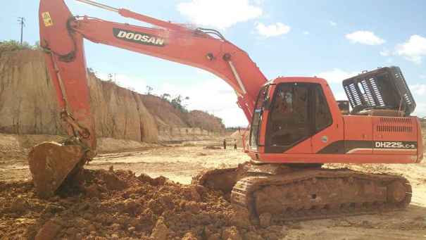 云南出售转让二手7000小时2010年斗山DH225LC挖掘机