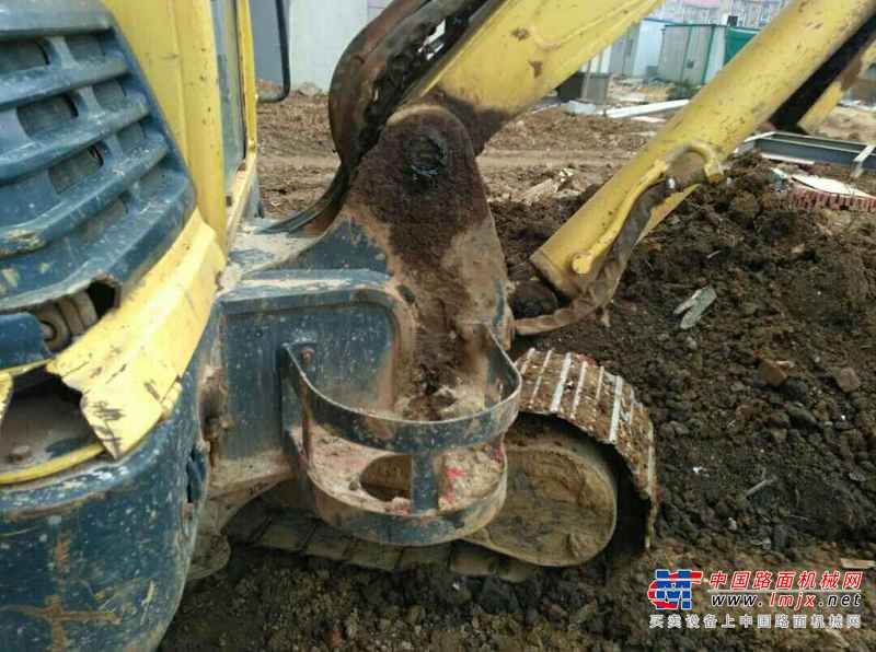 江西出售转让二手8890小时2011年现代R60挖掘机