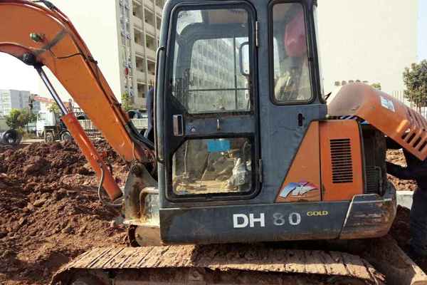 江西出售转让二手8000小时2011年斗山DH60挖掘机