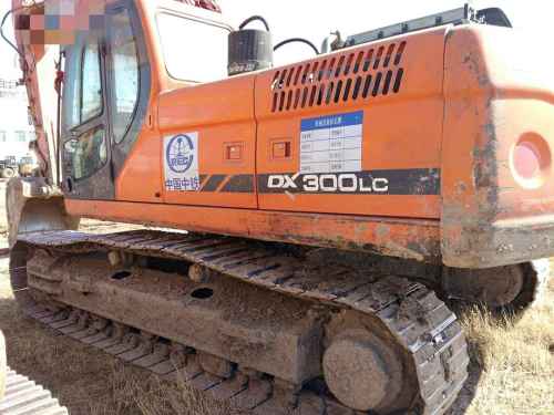 内蒙古出售转让二手5000小时2011年斗山DX300LC挖掘机