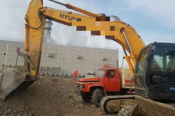 内蒙古出售转让二手10000小时2010年现代R225LC挖掘机