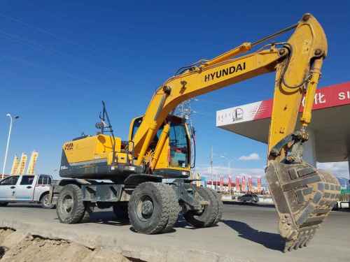 内蒙古出售转让二手1000小时2015年现代轮挖R150W挖掘机
