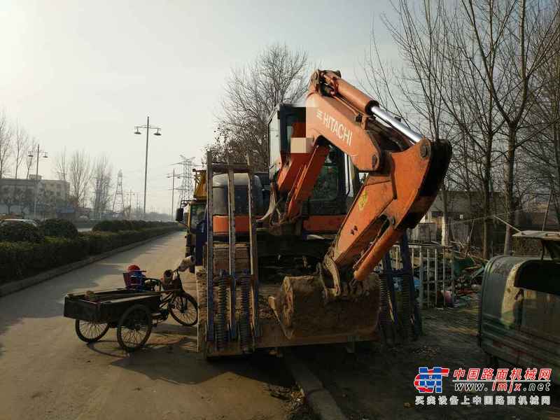 河南出售转让二手3966小时2011年日立ZX65USB挖掘机