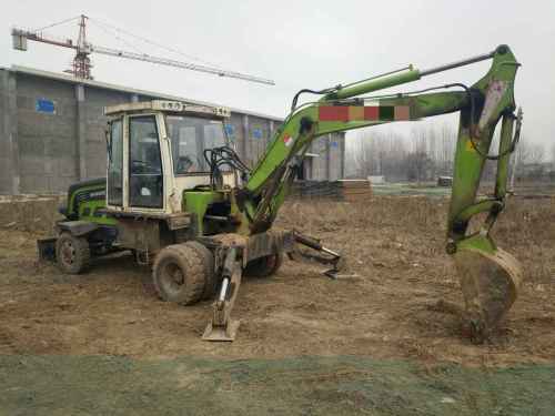 河南出售转让二手2000小时2013年犀牛重工轮挖7180挖掘机