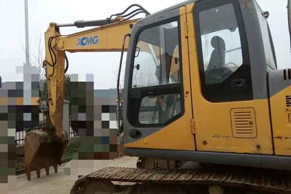 贵州出售转让二手5586小时2011年徐工XE135B挖掘机