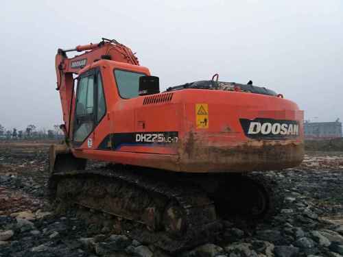 江西出售转让二手9635小时2010年斗山DH215挖掘机