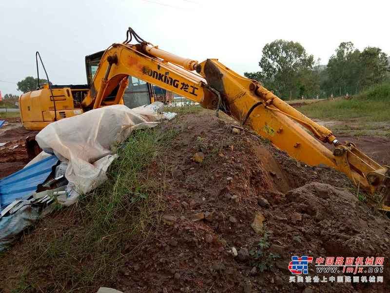 云南出售转让二手7500小时2012年龙工LG6150挖掘机