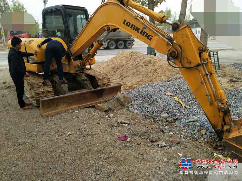 河南出售转让二手6000小时2011年龙工LG6085挖掘机