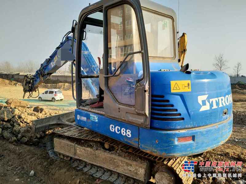 河南出售转让二手3000小时2015年山重建机GC68挖掘机