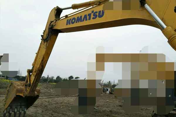 四川出售转让二手3200小时2014年小松PC210LC挖掘机