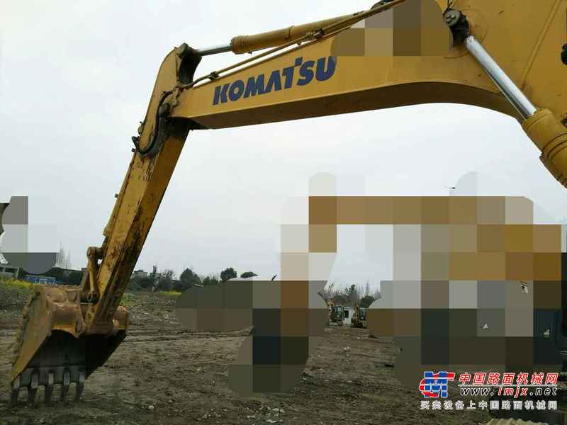 四川出售转让二手3200小时2014年小松PC210LC挖掘机