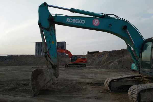 山西出售转让二手9800小时2009年神钢SK260LC挖掘机