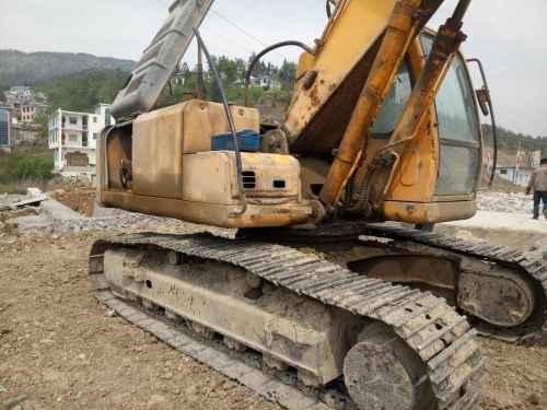 贵州出售转让二手19000小时2010年现代R215挖掘机