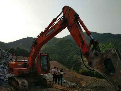 江西出售转让二手7500小时2011年斗山DH215挖掘机