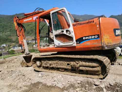 湖北出售转让二手3400小时2009年斗山DH150LC挖掘机