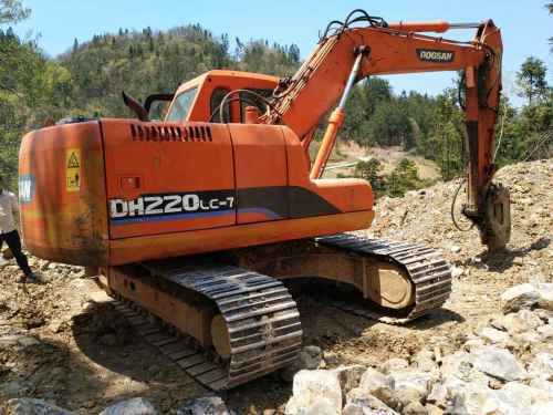 湖北出售转让二手7000小时2010年斗山DH150LC挖掘机