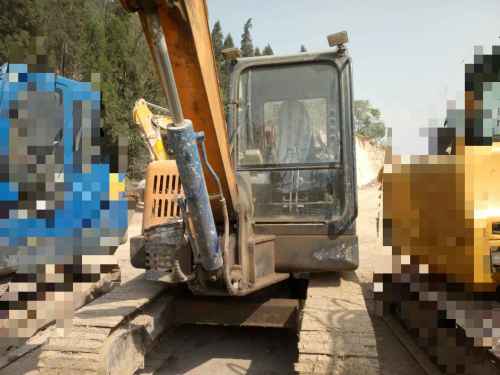 贵州出售转让二手8000小时2010年恒天九五重工JV70挖掘机