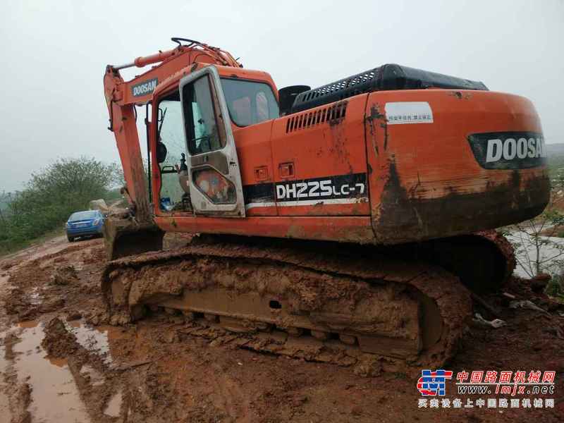 江西出售转让二手10500小时2010年斗山DH225LC挖掘机