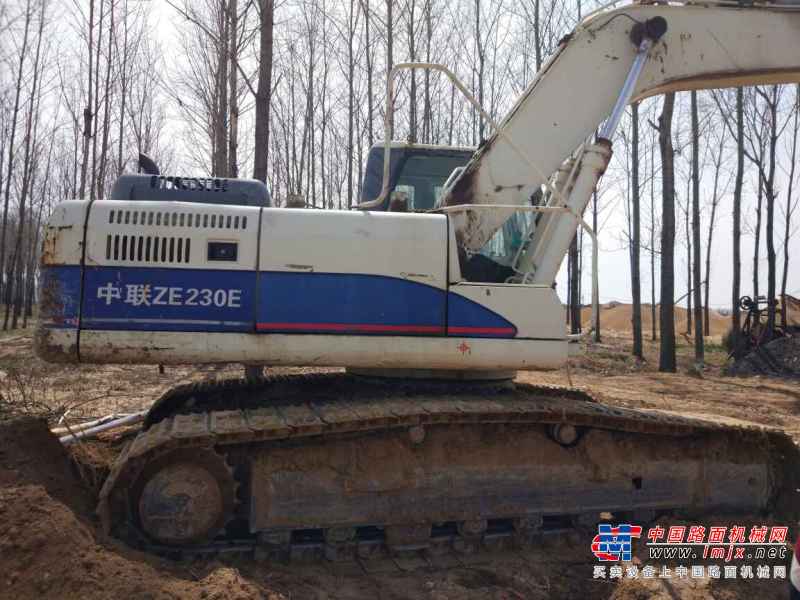 山东出售转让二手7900小时2011年中联重科ZE230E挖掘机