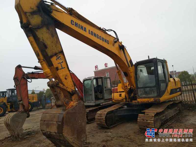 河南出售转让二手11000小时2008年龙工LG6210B挖掘机