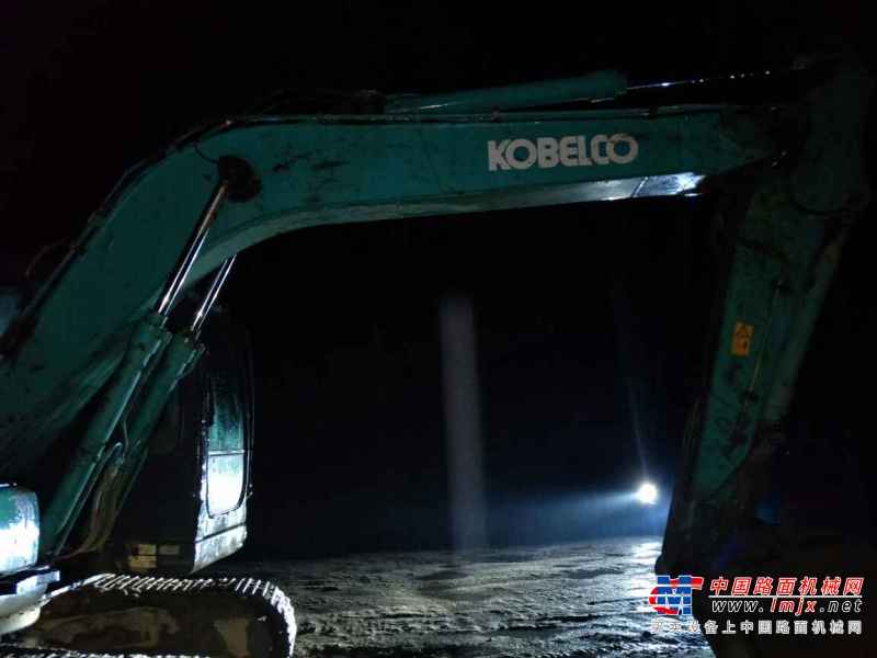 湖北出售转让二手5200小时2013年神钢SK140LC挖掘机