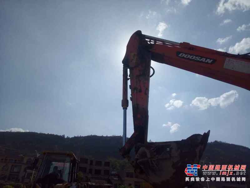 贵州出售转让二手8000小时2012年斗山DH150LC挖掘机