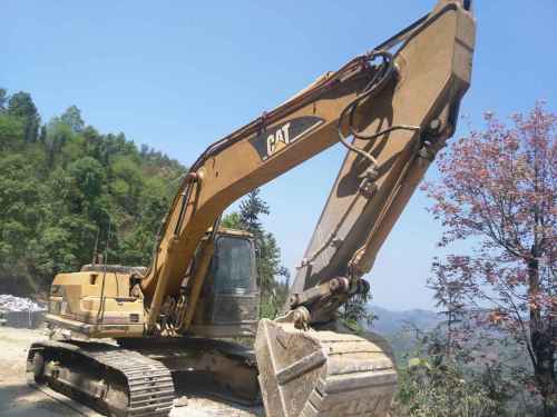 贵州出售转让二手18000小时2003年卡特彼勒320B挖掘机