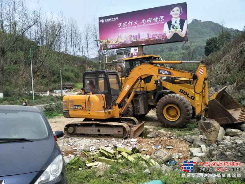 贵州出售转让二手4000小时2013年福田雷沃FR65V8挖掘机