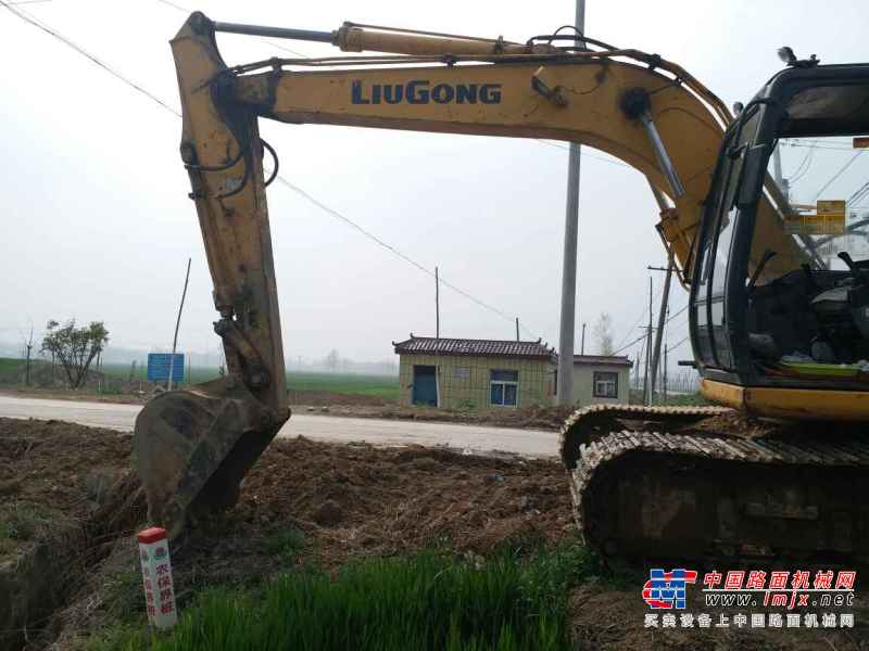 江苏出售转让二手9800小时2010年柳工CLG915C挖掘机