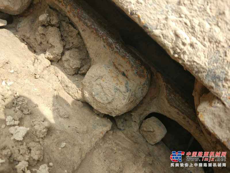 山东出售转让二手18000小时2009年现代R60挖掘机