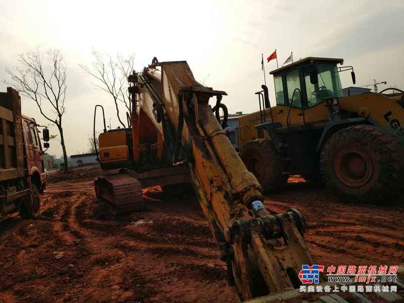 江西出售转让二手9000小时2010年现代R215挖掘机
