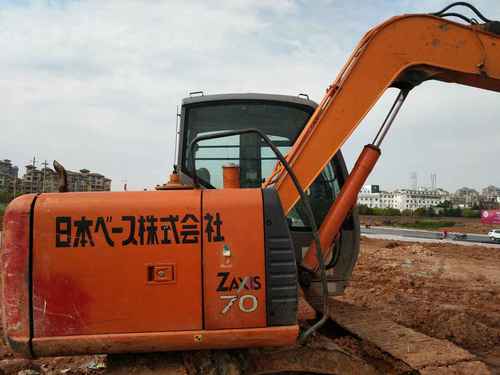 江西出售转让二手7000小时2010年日立ZX70挖掘机
