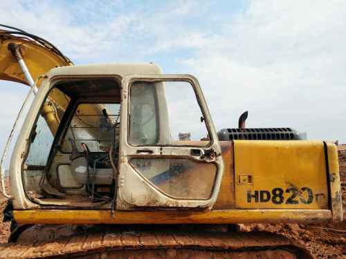 江西出售转让二手11000小时2008年加藤HD820挖掘机