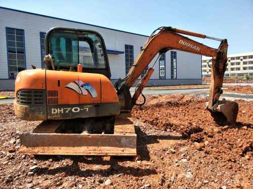 江西出售转让二手8000小时2010年斗山DH60挖掘机