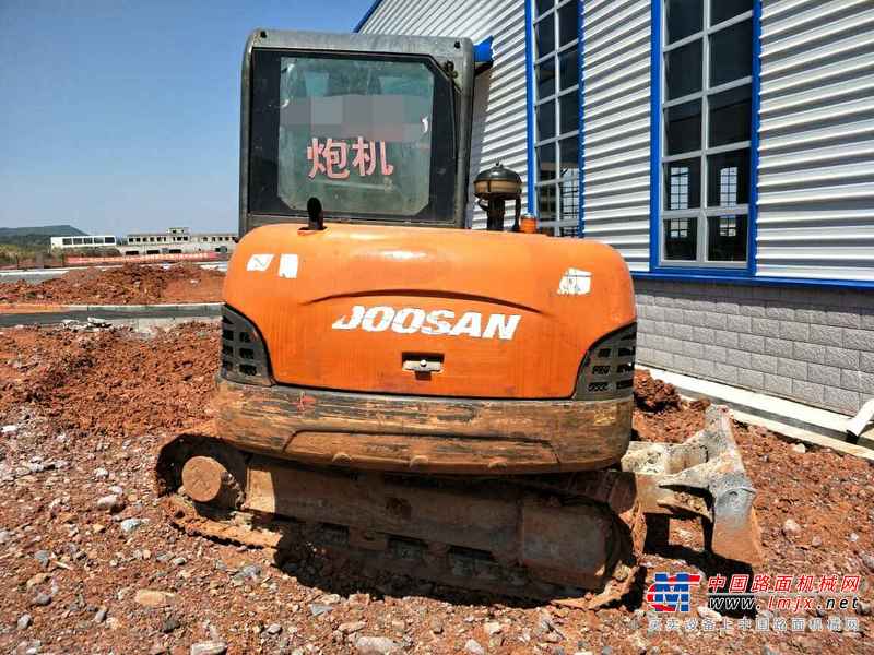 江西出售转让二手8000小时2010年斗山DH60挖掘机