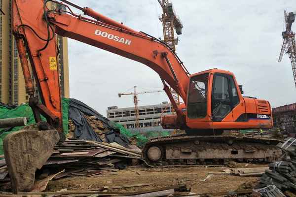 四川出售转让二手13526小时2007年斗山DH220LC挖掘机
