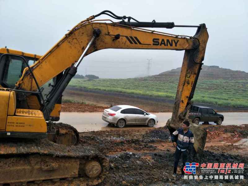 江西出售转让二手6000小时2011年三一重工SY215C挖掘机