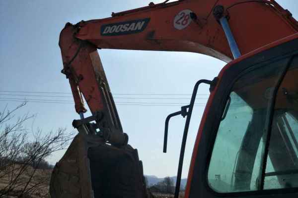 河北出售转让二手9283小时2012年斗山DH300LC挖掘机