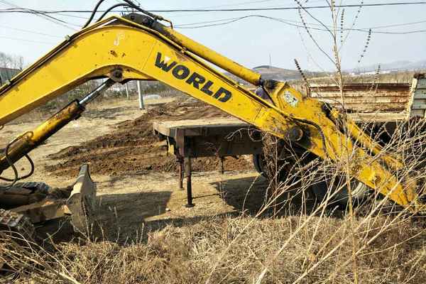 辽宁出售转让二手4000小时2012年沃得重工W260挖掘机